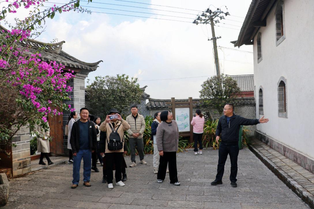 F:\2024.1.14-1.18-澜沧、孟连寒假社会调研\修图\2024.1.16-东主书院、院士小院、竹塘乡中心小学“邓颖超班\IMG_7633(20240116-205904).JPG