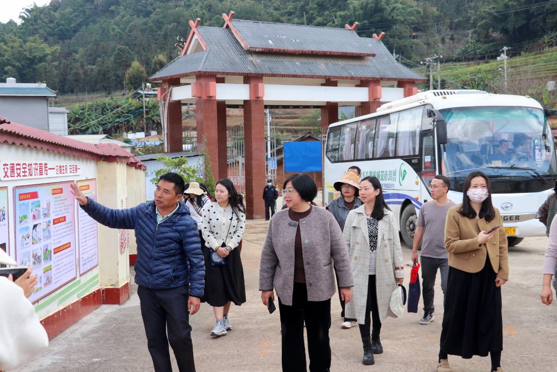 F:\2024.1.14-1.18-澜沧、孟连寒假社会调研\修图\2024.1.16-东主书院、院士小院、竹塘乡中心小学“邓颖超班\2d73b256feb185839dcaa5d026bb819.jpg