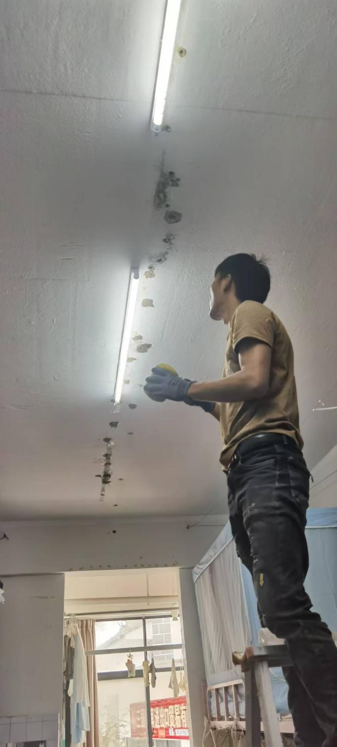 学生宿舍漏水维修9.4